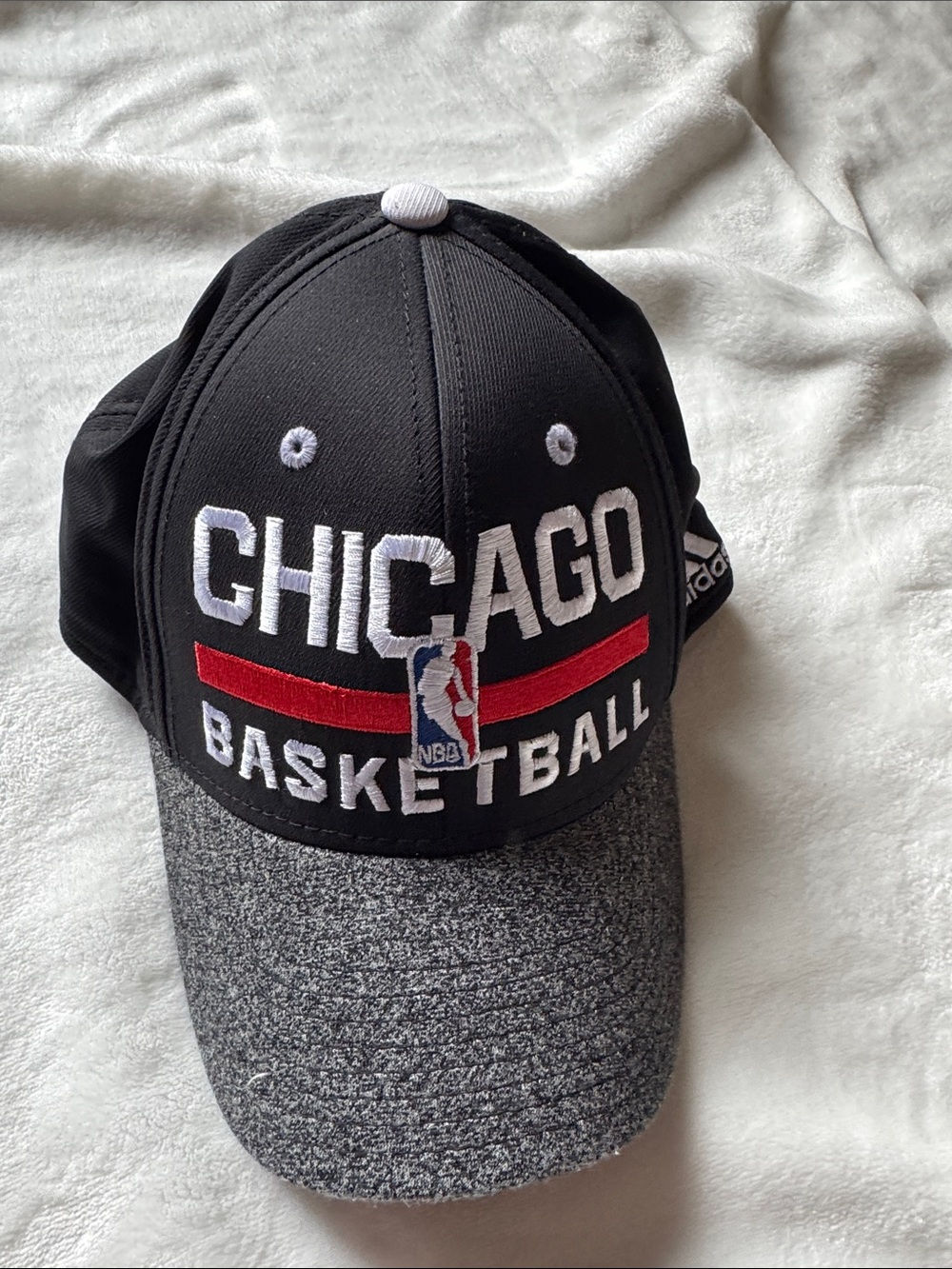 Chicago Bulls adidas Black hat with White Logo Embroidery